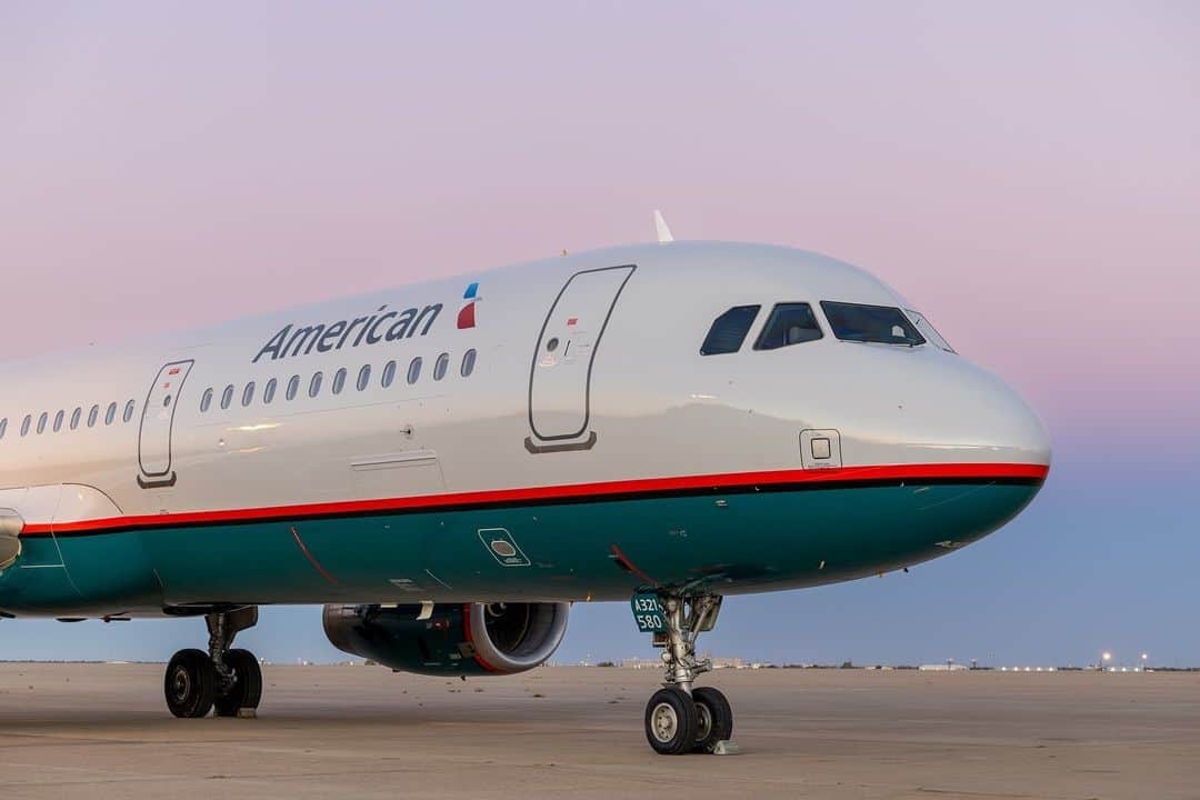 アメリカン航空のインスタグラム：「We're soaring through memory 'plane' with our newly painted America West heritage livery! ✈️ 🥳  Have you spotted this beauty yet? 👀 📷」