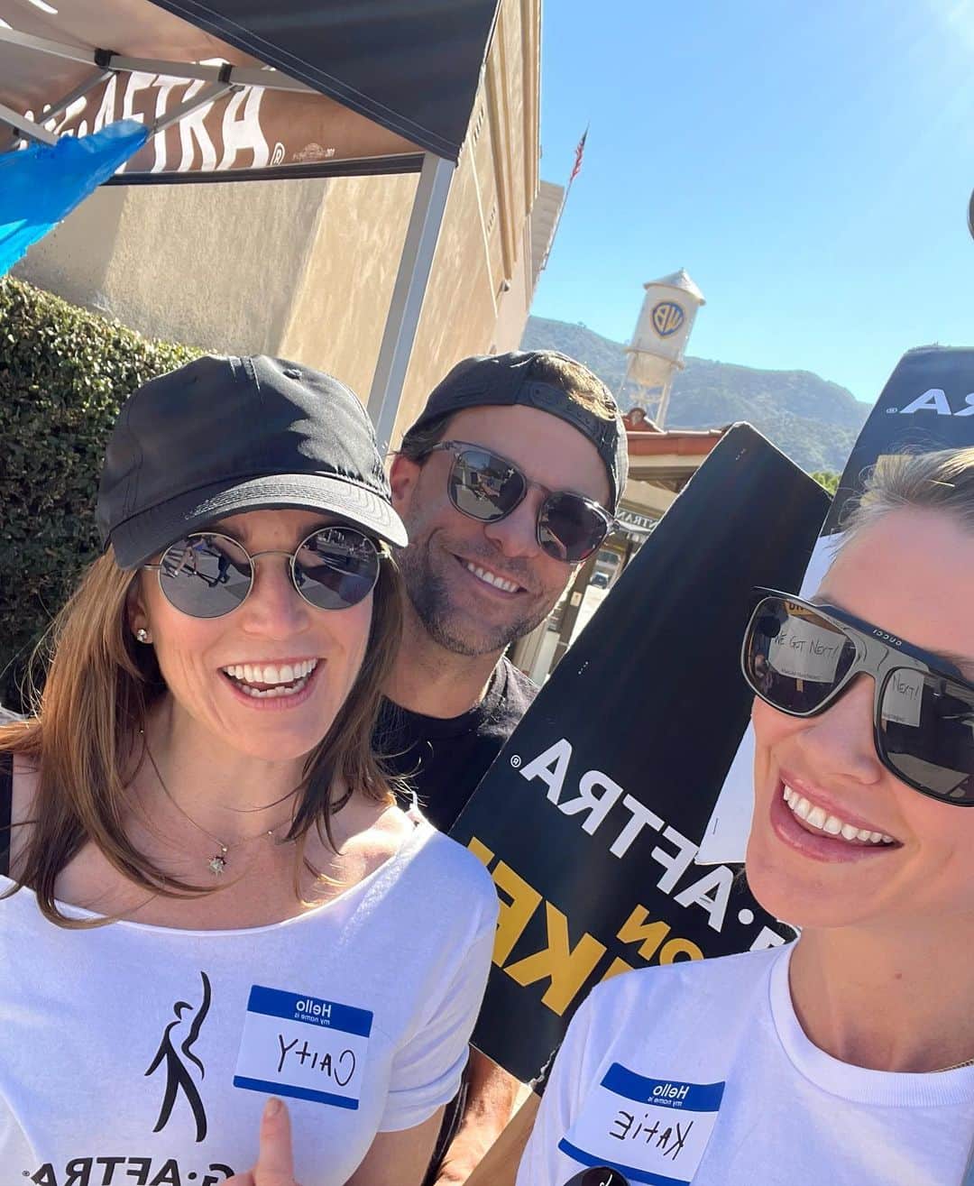 ケイティ・ロッツのインスタグラム：「Hello my name is Caity and I’m on  strike 🪧  Day 95 🤯 #sagaftrastrike #sagaftrastrong」