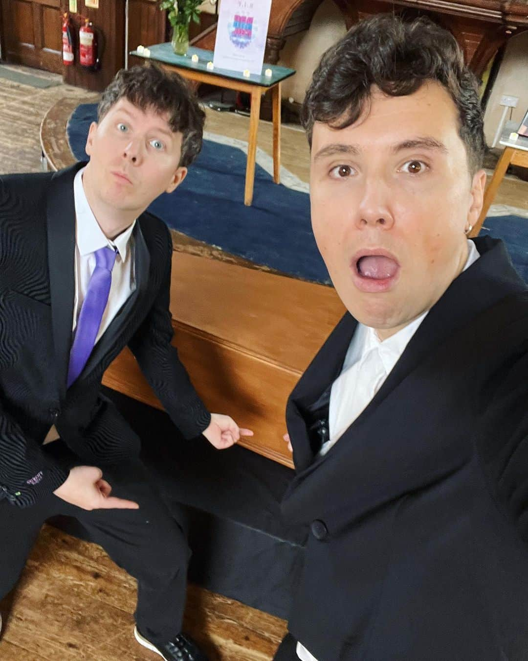 フィル・レスターさんのインスタグラム写真 - (フィル・レスターInstagram)「Putting the fun in funeral!  DAN AND PHIL GAMES IS BACK FROM THE DEAD」10月17日 3時39分 - amazingphil