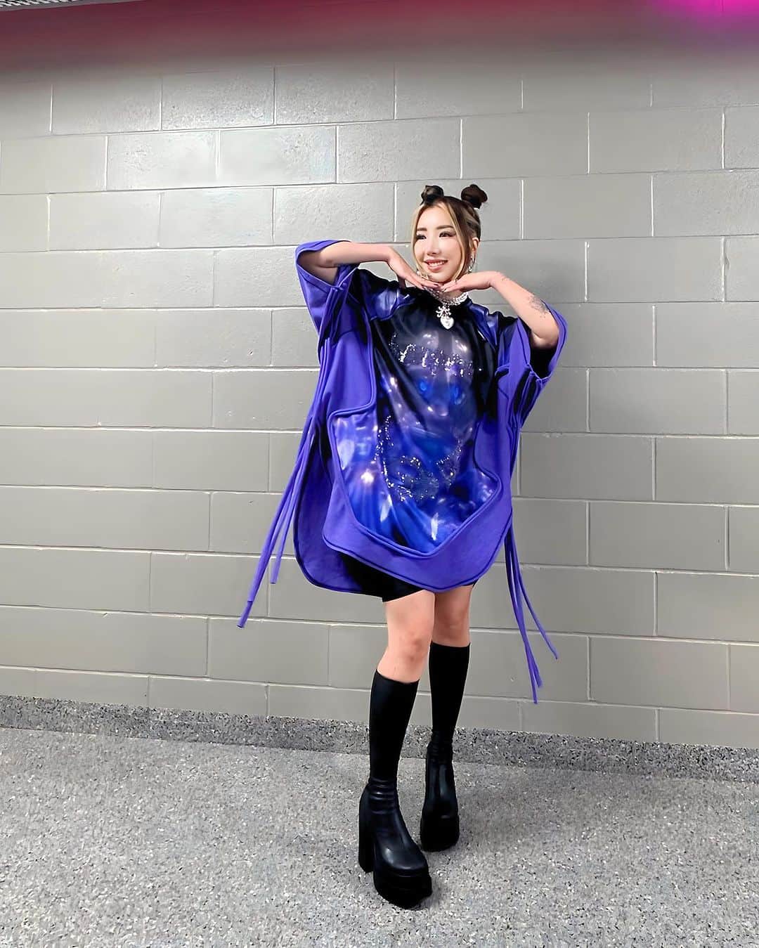 TOKiMONSTAさんのインスタグラム写真 - (TOKiMONSTAInstagram)「Interviewer: So how do you prep when performing for 18k people? Me: Let me show u…  Thnx Kansas City for a wild one!! My sincerest apologies once again OKC. I can’t begin to explain the series of awful events that was dropped on me and my touring team that made it impossible to make it to my set 😭 The last date of The Last Goodbye Tour is Mexico City this Thursday. ¡Nos vemos! ✨」10月17日 3時52分 - tokimonsta