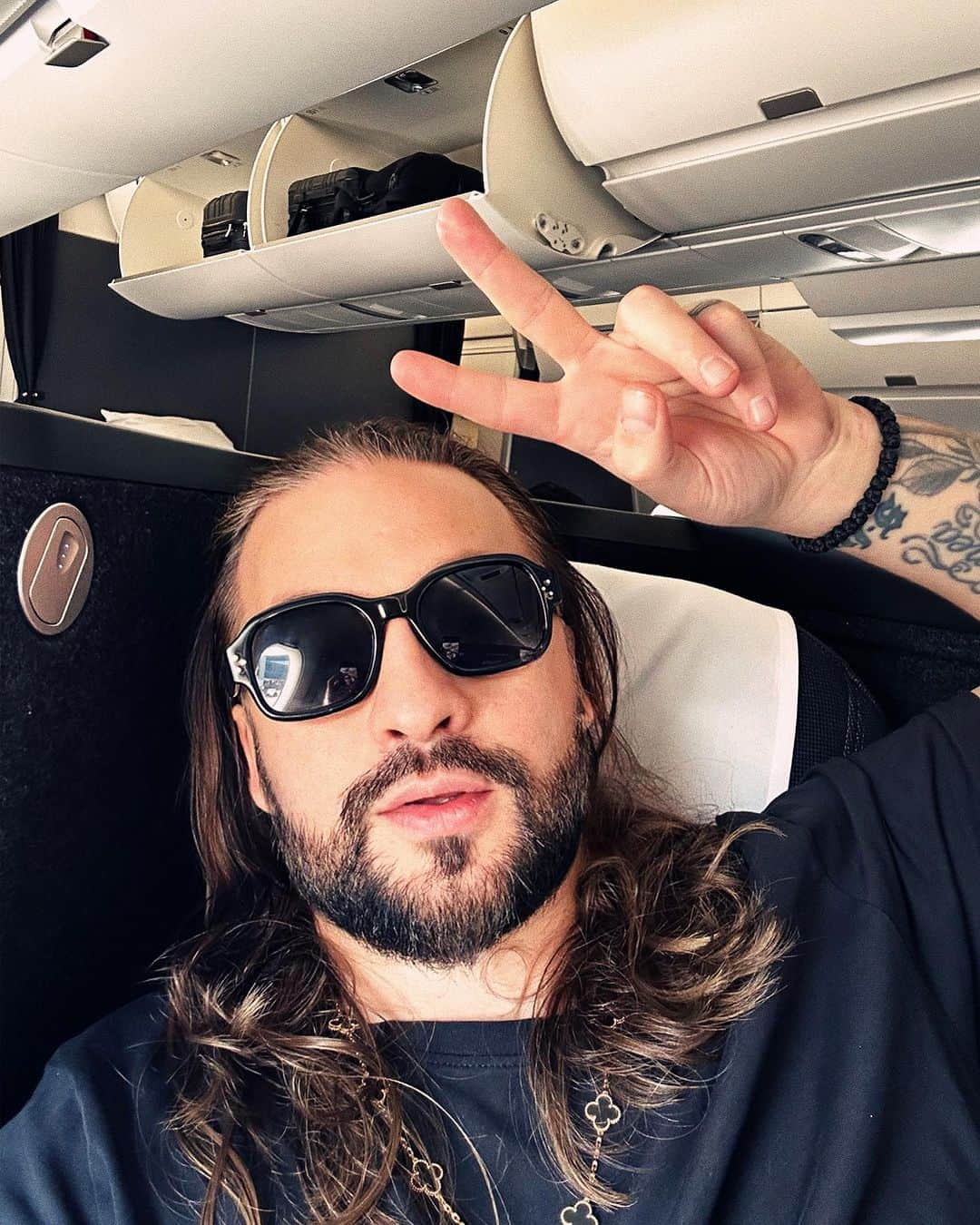 スティーヴ・アンジェロさんのインスタグラム写真 - (スティーヴ・アンジェロInstagram)「I’m leaving Brazil with a smile! I’ve had an amazing time! I love this place! Can’t wait to be back in Latin America with @sebastianingrosso & @axwell for the @swedishhousemafia tour in Two weeks! Lots of love」10月17日 3時45分 - steveangello