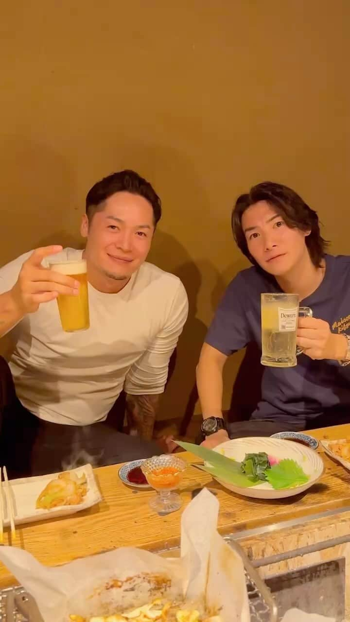 飯田将成のインスタグラム：「ジョーと乾杯 いつも仲良し  #ジョーブログ #飯田 #岐阜 #乾杯」