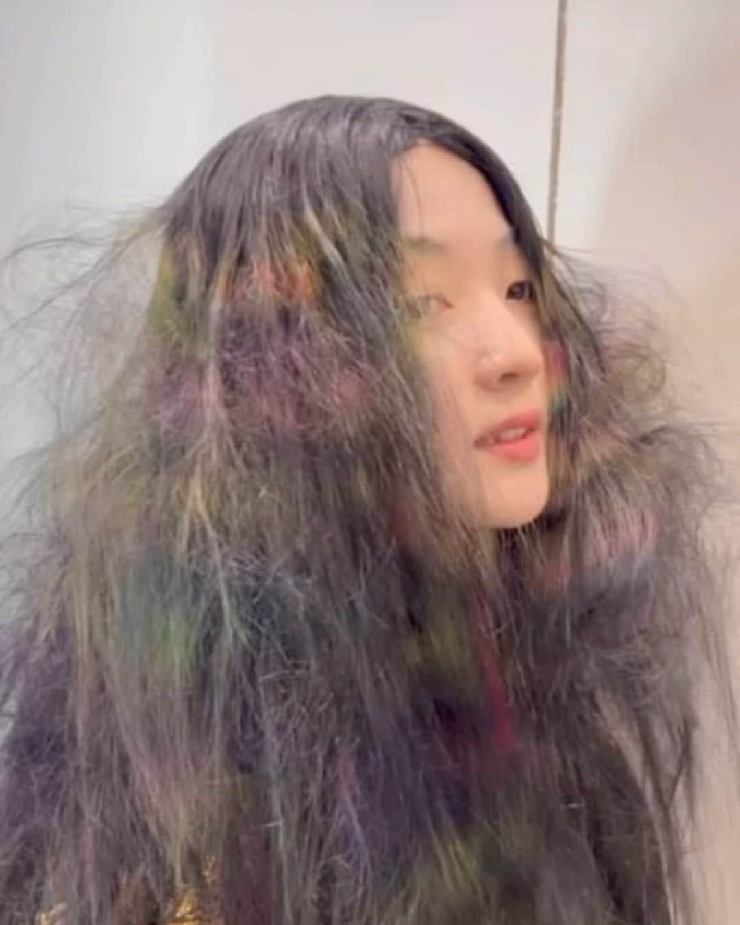 神谷由香のインスタグラム：「"salon international2023"  I learnt a lot from Salon international backstage  as a model and assistant!  Thank you for the lovely opportunity!  サロンインターナショナルとはロンドンで行われる 最新のヘアトレンドやイノベーションを探求するための 特別なイベントです！  モデルとしてアシスタントとしてバックステージから たくさんのことを学びました！素敵な機会をありがとう！  #saloninternational2023」