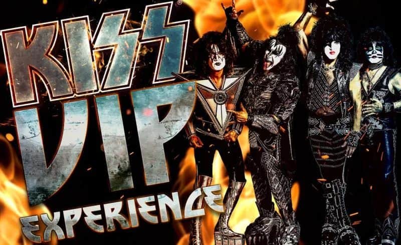 KISSのインスタグラム：「#KISSARMY! Limited number of VIP & Ultimate Packages remain for the Final #EndOfTheRoadTour dates. Don’t miss your LAST chance ever for the KISS VIP Experience!     www.KISSOnline.com」