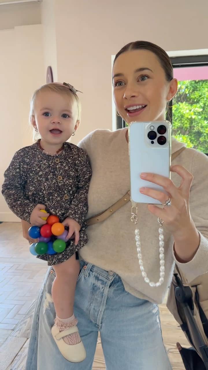 オレーシャ・ルーリンのインスタグラム：「@babylist congrats on opening a store in LA! Taking the afternoon and shopping for new additions to our baby life was SOOO much easier. The @babylist store is built to be explored by little people and their parents alike. Everything is meant to be tested out and tried. Ondine could run around and play with toys as well as the decor without me being worried ( although we did pull the soil out of a potted plant sorry @babylist we are in a “gardening phase” ). I tested new strollers out like the @babyjogger and new car seats from @chicco.usa. Honestly the @babylist store will be a regular spot for our family when we’re in LA.」