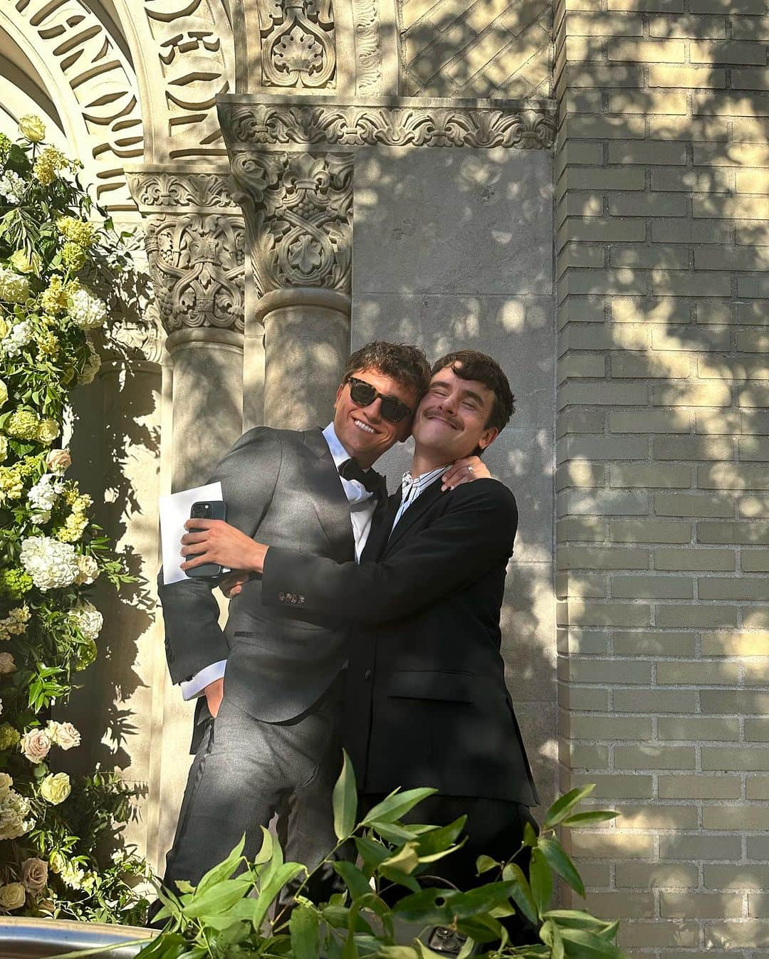 コナー・フランタさんのインスタグラム写真 - (コナー・フランタInstagram)「suited and booted for the royal wedding! congratulations to matt & patricia, the kings of the south . . . y’all really know how to throw a party ♥️♥️♥️」10月17日 5時49分 - connorfranta