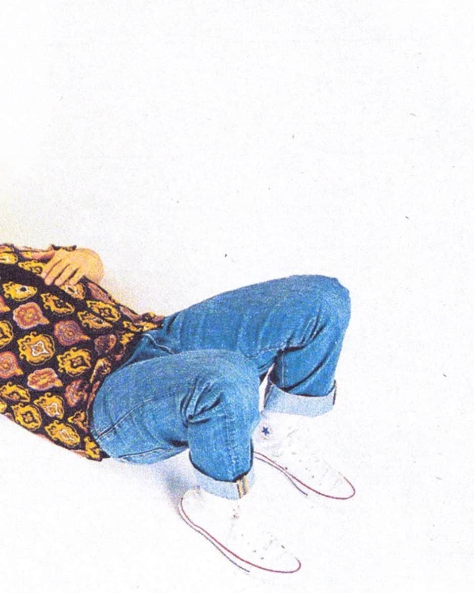 ウォーク・ザ・ムーンのインスタグラム：「< HEIGHTS > pt. i  in a way, it felt like we’d been preparing to make < HEIGHTS > for many years.  by February 2020, we were stacked:  a bank of songs that had patiently waited since as far back as 2011 and a batch of new music inspired by new experiences, colored by nearly a decade of adventures together; one producer, Mike Crossey, with whom we’d developed a powerful creative relationship, and a handful of other brilliant producers and artists we’d met along the way; even a collaboration with South African activist and music legend Johnny Clegg had been waiting in the wings.  but of course, no one was prepared for the strange new chapter that was about to begin in March.  we were in LA working in the studio with producer Paul Meany, about halfway through recording the album, as our phones began to blow up with news.  a few days later everyone was sent home.  as the first weeks of lockdown went by and we realized, along with everyone else, that we really had no clue how long it would last… we decided to keep making the album anyway.  it was a challenging year for many different reasons, and strange not to share these moments with each other in person; but by Christmas we were celebrating — with our lockdown beards in our bare feet and pajamas, thousands of miles apart in our respective houses — the completion of one long artistic journey and the start of the next.  that is, we had finally put < HEIGHTS > on tape; next, we would create how to bring it to life for our audience… 🍳   -CYHML?? + nonsense -What You Can’t Look Up drums -WYCLU lyrics (sessions spanned before and after lockdown) -Giants drums + keys (day 1 of home sessions) -Pop of 2 guitar + Eli going ham -our engineer Stephen keeping it serious -Heights bass feat. Llamacorn -Last take -pic w @johnnyclegg when we wrote FIYH」