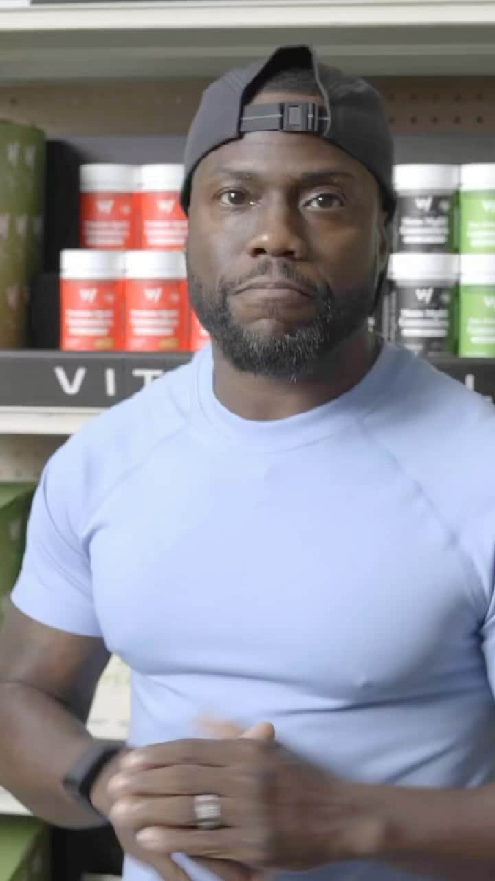 のインスタグラム：「✨VITAHUSTLE GIVEAWAY✨ @getVitaHustle is now featured in Walmart by the vitamin aisle!!!  I told you this would be BIG!    To celebrate, VitaHustle is giving YOU a chance to win big! How about a chance to meet me, KEVIN HART in Hollywood!!!  And how about a $500 shopping spree just for kicks!  So, what are you waiting for?  Hustle to Walmart, grab VitaHustle, and enter this epic giveaway! No purchase necessary,  U.S., 18+.  Visit http://bit.ly/meetkevinhart to enter and for more details.    And don’t forget to head over to Walmart to check out our feature display! 🔥  #HartatWalmart #FueledByVitaHustle #Giveaway」