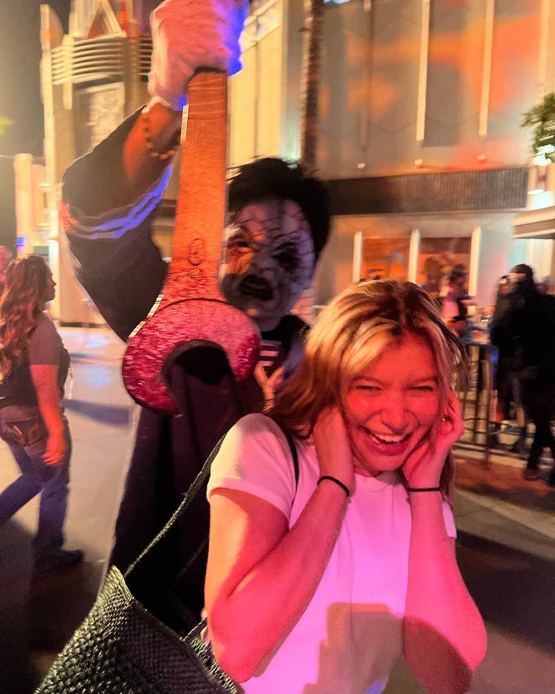 G・ハネリウスさんのインスタグラム写真 - (G・ハネリウスInstagram)「Went to @horrornights and got throughly spooked (thank u @unistudios for the tickets👻) #UniversalHHN」10月17日 6時29分 - ghannelius