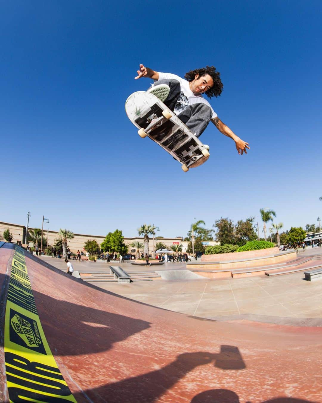 Vans Skateさんのインスタグラム写真 - (Vans SkateInstagram)「Another Make Impact Tour stop for the books last weekend with @RoseStreetSkateShop in Encinitas, CA. Thanks to all the SD locals who rolled out and threw down for cash for tricks at Poods park. We’ll see you in Hawaii at @808skate for our last stop of the Make Impact Tour on December, 3rd.  📷: @aacostaa」10月17日 6時28分 - vansskate