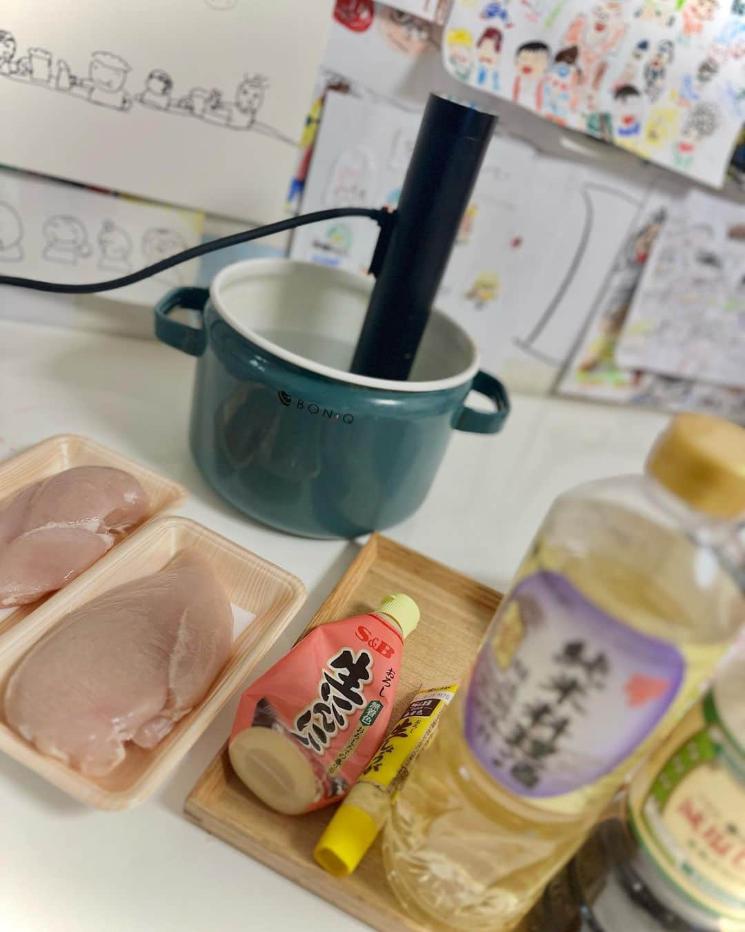 愛川ゆず季さんのインスタグラム写真 - (愛川ゆず季Instagram)「毎日自炊お弁当 毎食食べる 鶏胸肉・アスパラ・えのき をまとめ作り。 一食分ごと保存容器にＩＮ  しっかり密封されていて 汁漏れもないので このままお弁当にもできて便利🤍  PR @iwano_official #iwano #密閉保存容器 #保存容器 #脱プラスチック #耐熱ガラス製 #キッチン用品 #保存容器弁当 #耐熱ガラス製保存容器」10月17日 12時09分 - aikawa_yuzuki