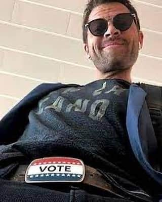 ミーシャ・コリンズのインスタグラム：「Hey, my Virginian friends, today's the last day to register to vote in the November election! All 140 state Senate & House of Delegates seats are on the ballot—along with issues that directly affect your rights. Go RIGHT NOW to make sure you're registered!   I’ve set up this super-easy, quick tool to help you - it takes less than a minute: bit.ly/GoVoteMC   LINK IN BIO  Thanks. 🗽」