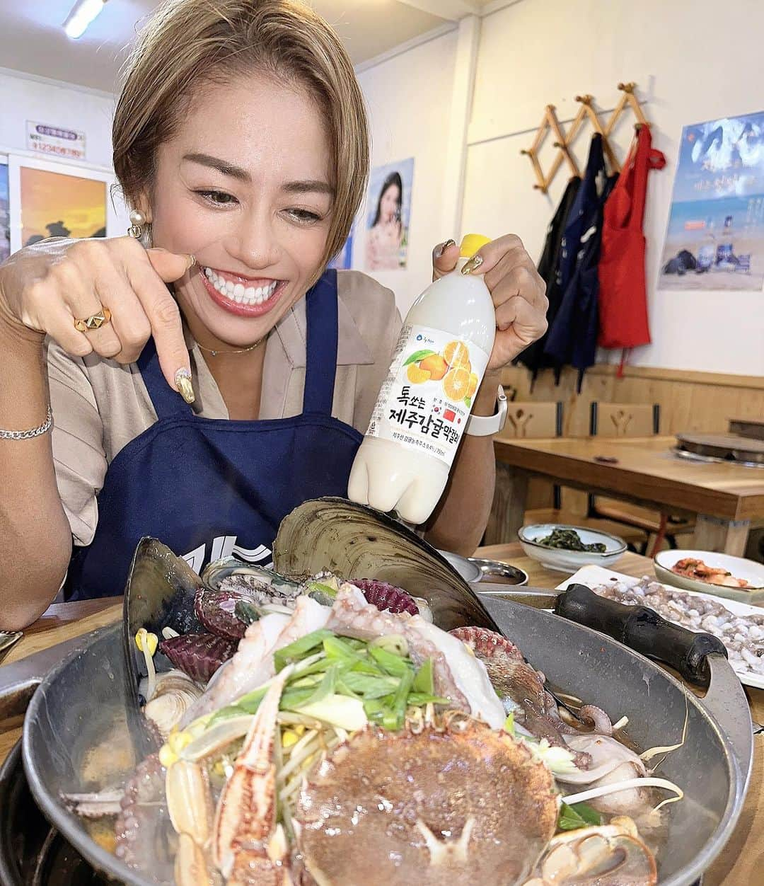 Natsuki（ナツキ）さんのインスタグラム写真 - (Natsuki（ナツキ）Instagram)「🐙( ˙࿁˙ )🐙  海鮮鍋😋🍲✨ 美味しすぎてぺろり💓  4月の🇰🇷大会後は 水抜き時間長すぎて 内臓の調子悪くなり...... 韓国料理満喫できずに帰国🤣  9月の時は、 めちゃくちゃ体調よくて😆 死ぬほど飲んで食べて帰れました😂🍺🤣  #済州島 #済州島グルメ  #済州島旅行  #韓国 #韓国グルメ  #海鮮鍋 #元祖三姓穴海鮮鍋」10月17日 6時59分 - natsukiii78