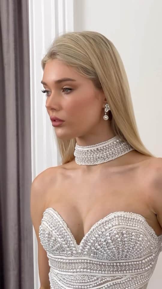 のインスタグラム：「The Maison collection embodies romance and elegance and is now available world wide through our international stockings.   #stevenkhalil #stevenkhalilbride」