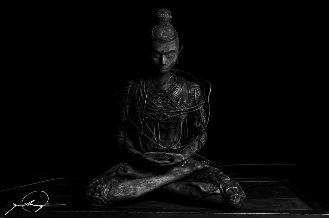 落合陽一のインスタグラム：「#objectorientedbodhisattva #yoichiochiai」