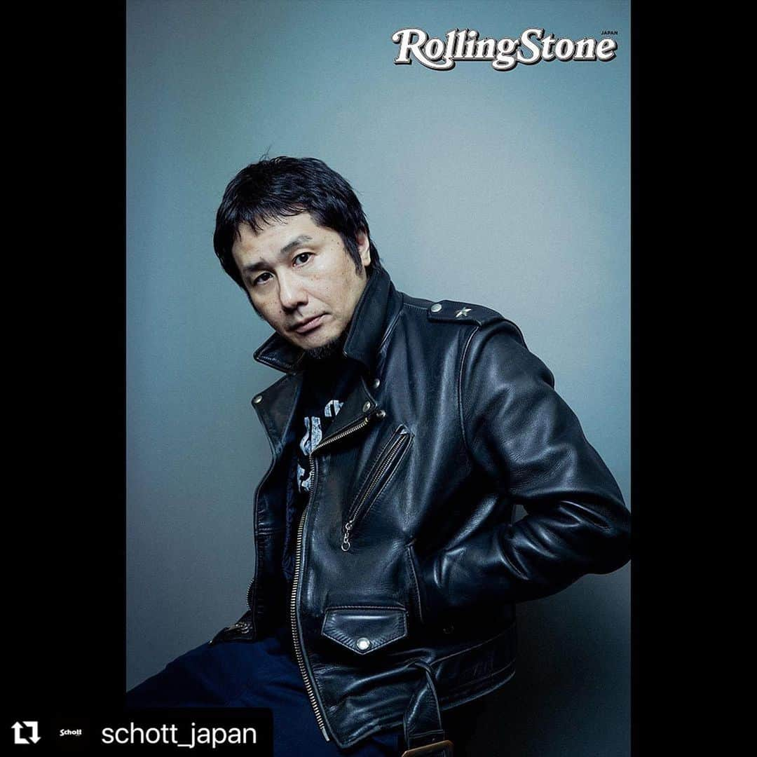 横山健さんのインスタグラム写真 - (横山健Instagram)「鬼シブだべ😎  #Repost @schott_japan with @use.repost ・・・ @schott_japan  @rollingstonejapan  @kenyokoyamaofficial  横山健が語る「革ジャン哲学」　ライダースジャケットのすすめ ──────────────────  パンクロックの誕生からミュージシャンたちにとって欠かせないアイテムの一つであるライダースジャケット。1913年に米ニューヨークで創業し、今年で110周年を迎える「Schott」を10代の頃から一途に愛用しているという横山健がSchottへの溢れる思い、そして長年着ているからこそ出会った「Schott哲学」を語ってくれた。 ─────────────────── 続きは @rollingstonejapan  をCheck!! https://rollingstonejapan.com/articles/detail/40082/1/1/1  #schott #schottjapan #rollingstone #kenyokoyama  #横山健 #ワンスター」10月17日 8時31分 - kenyokoyamaofficial