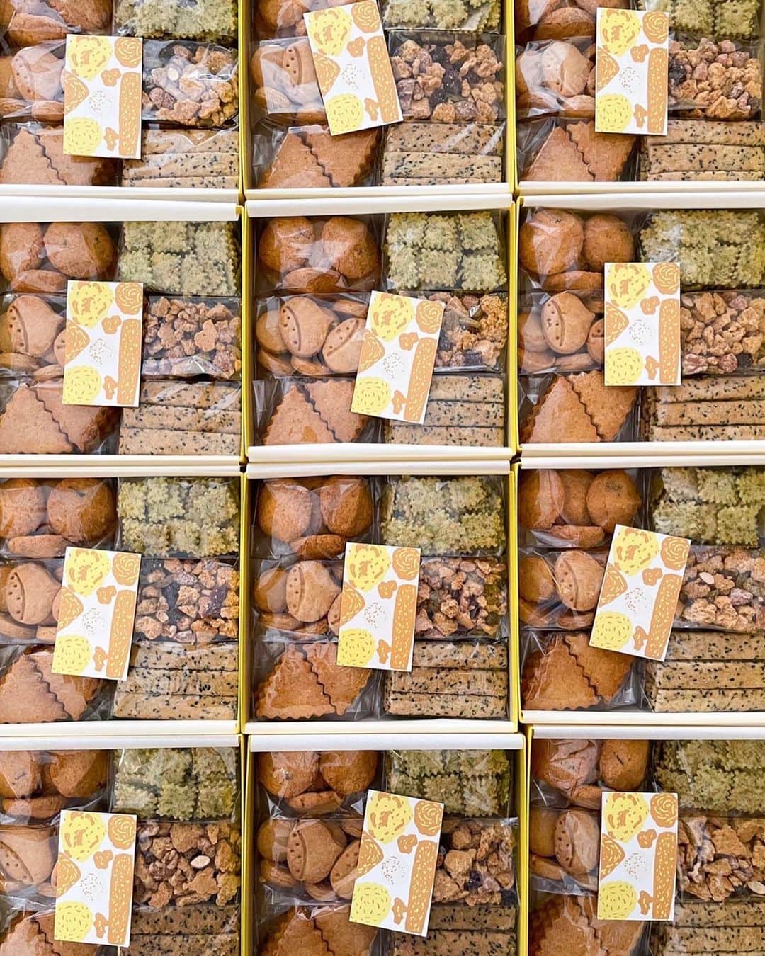 なかしましほ（foodmood）さんのインスタグラム写真 - (なかしましほ（foodmood）Instagram)「今週も秋のお菓子販売しております🍂」10月17日 8時45分 - foodmoodshop