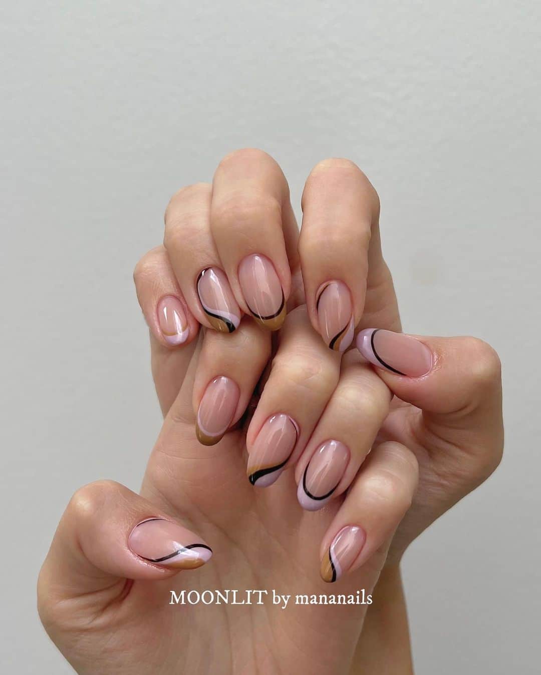 mananailsのインスタグラム：「🍂🍠🤎  秋カラーの変形フレンチ💕  ☾120minオフ込み」
