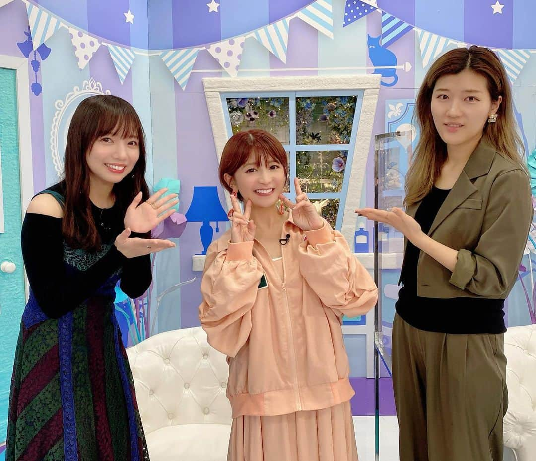 矢口真里のインスタグラム：「実は、 テレビ朝日の 『キョコロヒー』に 出演させていただきましたー😁✨ 内緒のゲストだったので、 告知は出来ませんでした🤫  念願のヒコロヒーさんとの再会🥹✨ （詳しくはヒコロヒーさんのYouTube見てね♡） そして生で見れた京子ちゃんの可愛さ😍✨声も好き♡ とても楽しくて凄く幸せな時間でした🥹✨ ありがとうございました‼️  見逃した方は是非TVerでご覧くださいませ😋✨  ちなみに、 １１月６日に今回の未公開トークも放送されるみたいなので、そちらもお楽しみに😁✨ うれぴ🥹✨」