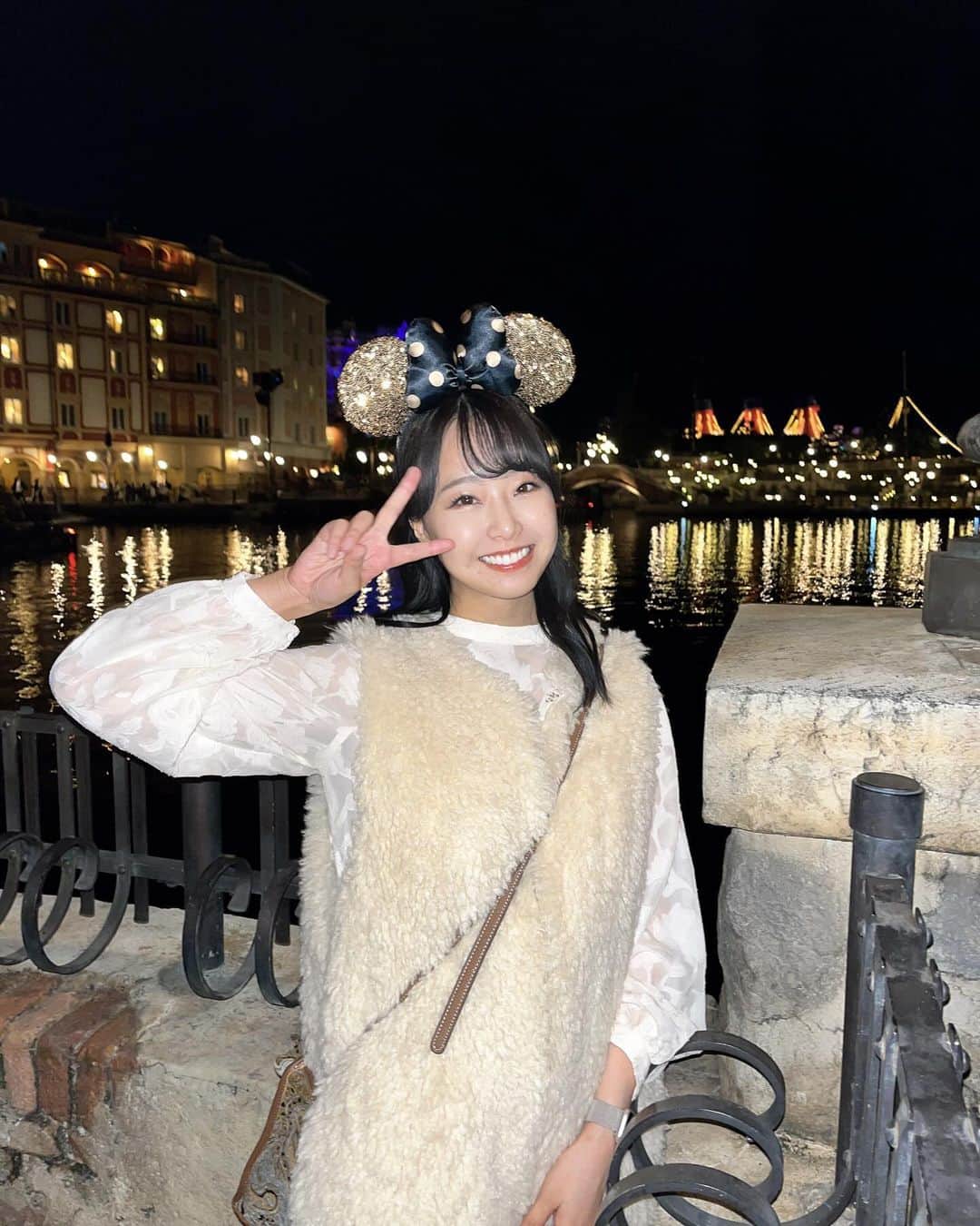 加藤夕夏のインスタグラム：「#Disney100 🐭❤️🏰  初めての生ジャンボリミッキー！！ 可愛かったぁ〜 #好きだ虫 でジャンボリミッキーいっぱいやってたから完璧🥰笑 一緒に踊って楽しかったっ🫶🏻笑  #ディズニーシー #Disneysea  #ジャンボリミッキー #秋服 #うかしふく #ハロウィン #いいお休みでした」