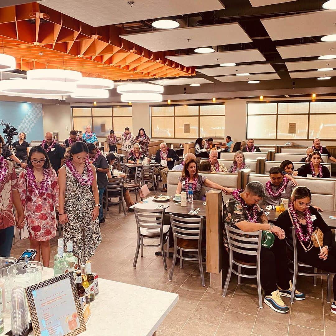 Zippy's Restaurantsさんのインスタグラム写真 - (Zippy's RestaurantsInstagram)「808 TO THE 702! SCENES FROM THE ZIPPY’S LAS VEGAS GRAND OPENING! 🌴🍗🍜🍽️🎰  Last week, I was invited by the awesome (AWESOME!) Zippy’s Team to partake in the grand opening festivities of the new Zippy’s in Las Vegas. On Friday, 10/06 they had a VIP Preview Party with festivities including hula, meet-and-greets and a Zippy’s buffet! At 10:10am on 10/10, Zippy’s officially opened and it was a fun, entertaining affair! So many people showed up and the staff did an amazing job at holding down the fort and of course showcasing the Aloha Spirit! I am beyond grateful to be a #zippysambassador and extremely honored I was able to be a part of this historical moment.   Right now, Zippy’s Last Vegas does have a limited menu, and will be rolling out the full menu throughout the months. Swipe ➡️ for some pics of the festivities! #nextstopzippys」10月17日 9時50分 - zippys