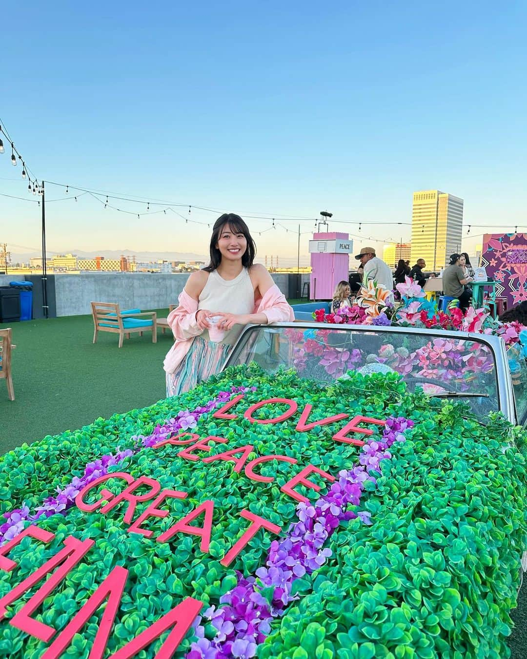 関根ささらのインスタグラム：「#rooftopcinemaclub 🎬🍿🏙️  フォトスポットいっぱいで投稿一つにまとめられなかった🥹🫶 . . . . #losangeles #la #ロサンゼルス #la留学 #ロサンゼルス旅行 #ロサンゼルス生活 #ロサンゼルス観光 #la旅行 #留学 #留学生活 #留学日記 #elsengundo #rooftopcinema #ルーフトップ #ルーフトップシネマ #映画 #映画鑑賞 #映画好き #映画好きな人と繋がりたい #movie #movies #cinemalover #movielover #🎬 #🎥 #photospot #フォトスポット #moviestagram #映画鑑賞記録」