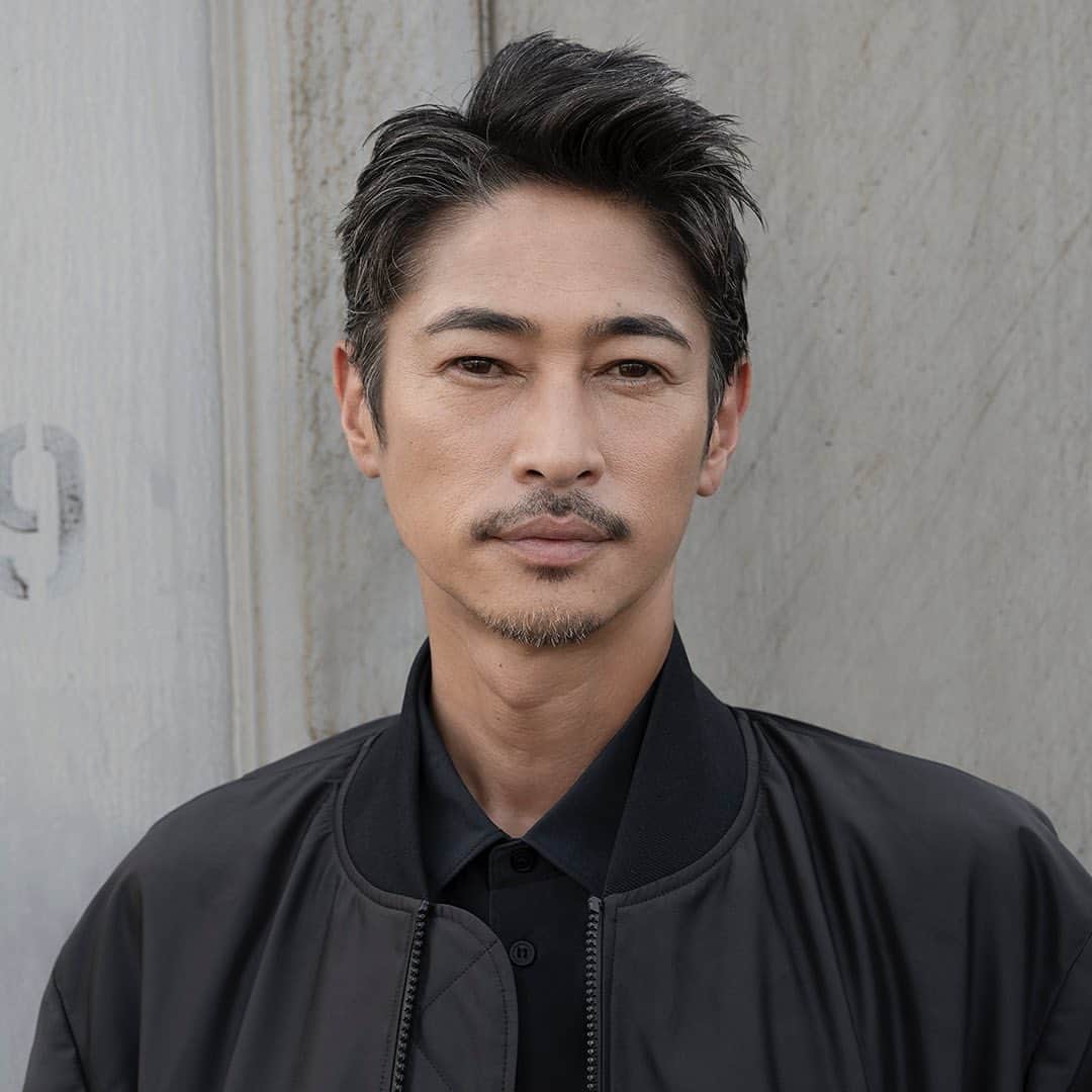 窪塚洋介のインスタグラム：「『DESCENTE magazine   〜Yosuke Kubozuka〜VOL.1』 10/17(火) 公開！ ウェルビーイングなライフスタイルについて語っています。チェックしてね^ ^  カメラマンの藤代冥砂さんと超がつく久々にご一緒できて、とっても嬉しかったなあ。  #DESCENTE #デサント #DESCENTEMagazine #デサントマガジン @descente_jp」