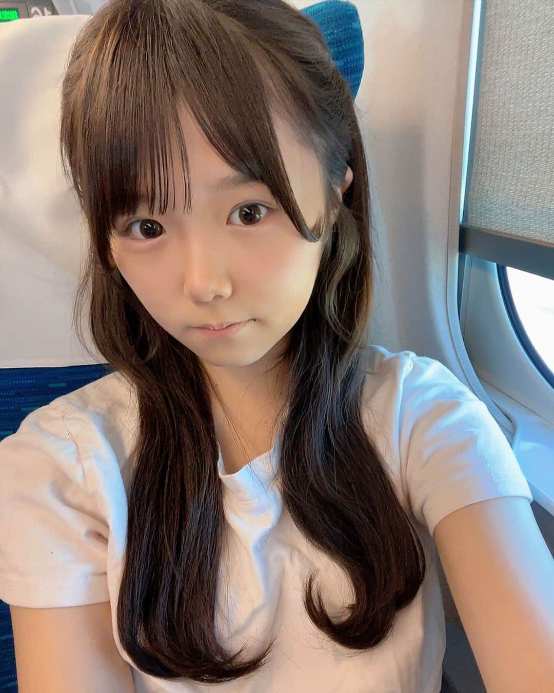鈴もものインスタグラム：「おはよ～！ 今日から修学旅行💓 いってくるねー！！」