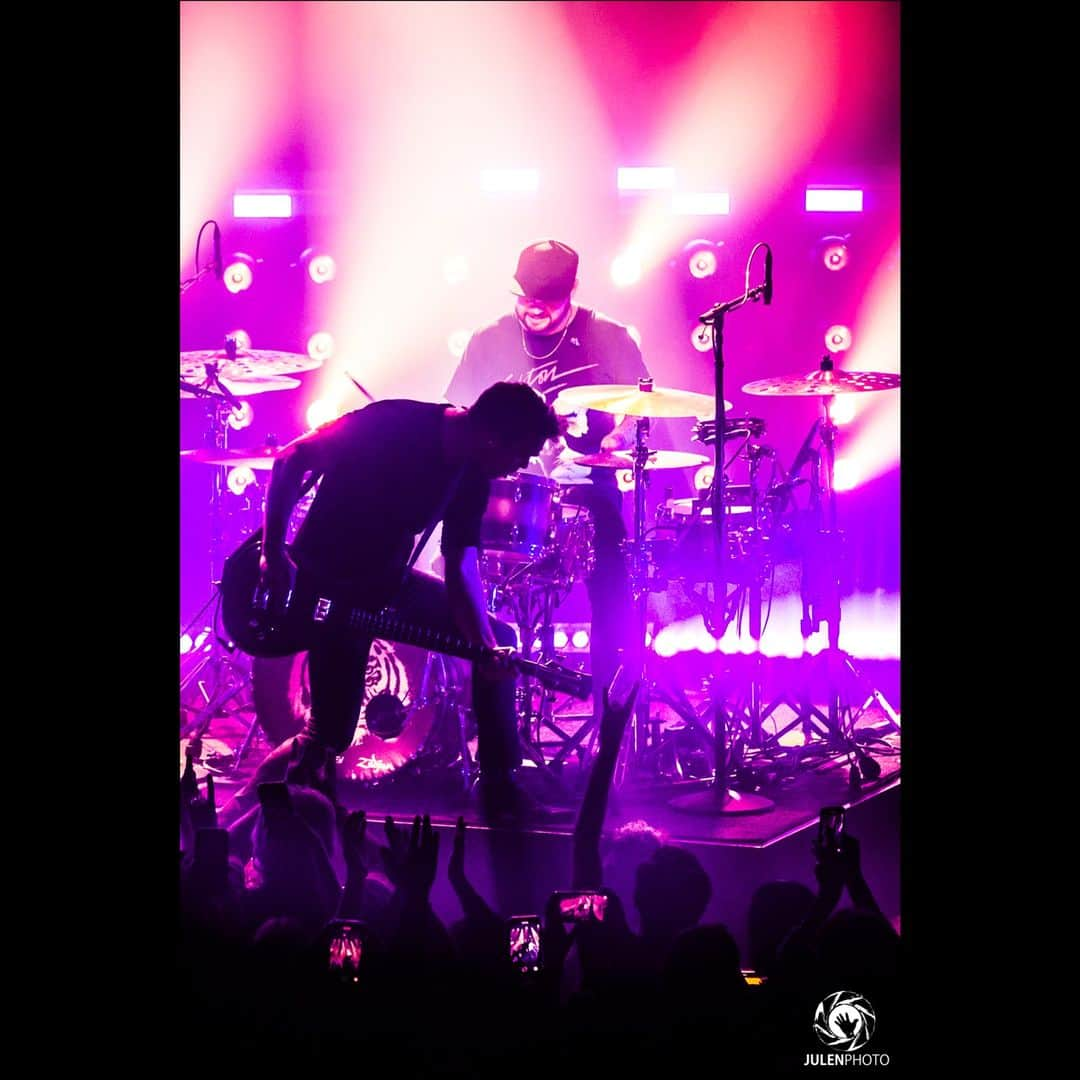 Julen Esteban-Pretelさんのインスタグラム写真 - (Julen Esteban-PretelInstagram)「Check out my report of @royalblooduk 's show at the Brooklyn Steel: https://limpress.com/report/12993 #RoyalBlood #USTour #LiveMusic #NYC #Brooklyn #BrooklynSteel #LIMPRESS #TourDreams」10月17日 9時55分 - julenphoto