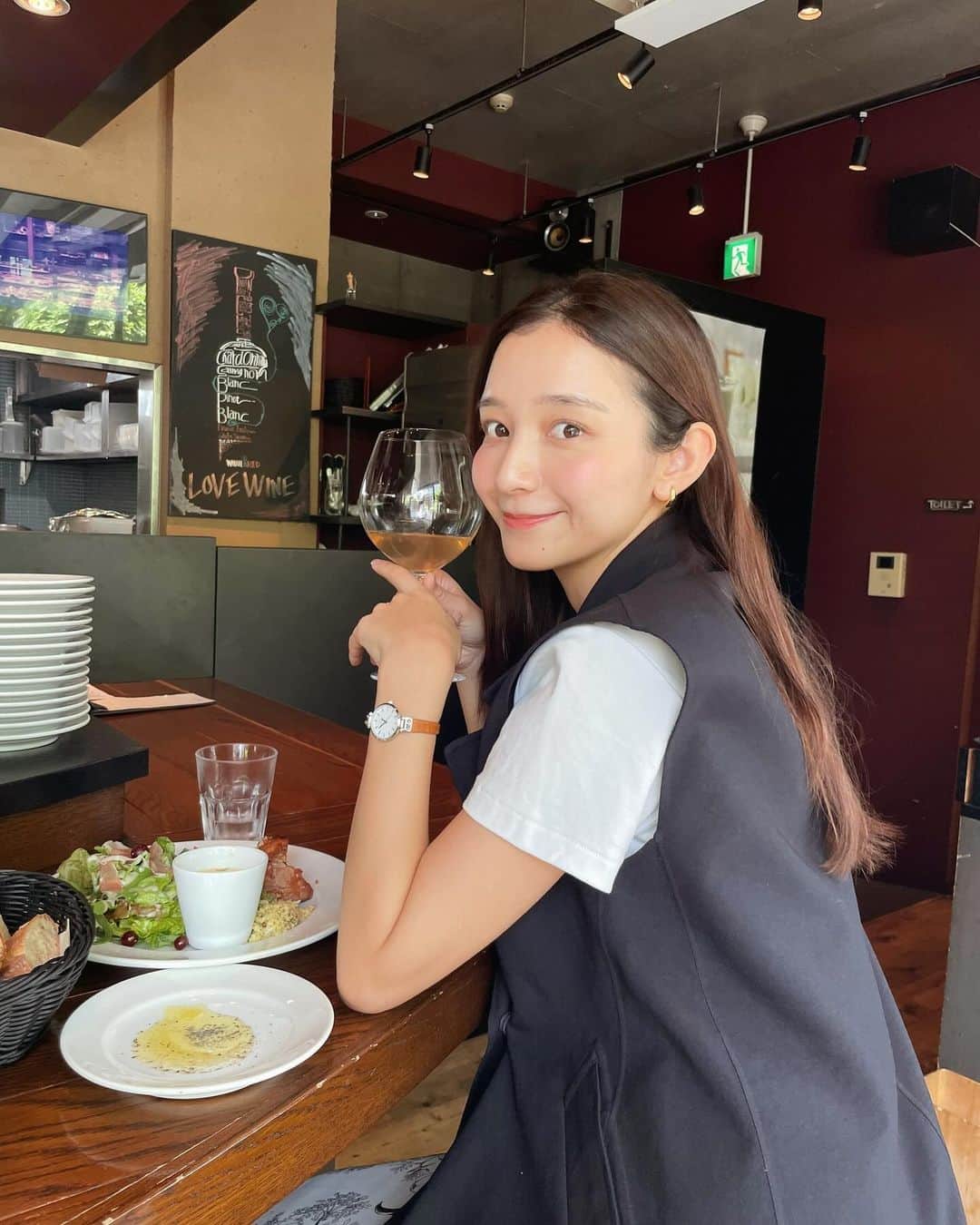 大西百合子さんのインスタグラム写真 - (大西百合子Instagram)「📍 bread & tapas 沢村 広尾店  明るい時間帯からワインとか飲んじゃってさ、 贅沢ランチもたまにはいいよね🥰☀️  次はフレンチトーストめがけていく🐕🍞🍽️  #ゆりこのカフェ巡り」10月17日 10時08分 - yurikooo_jpn