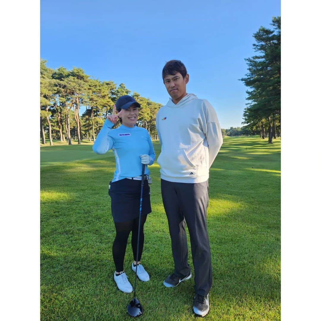 竹末裕美さんのインスタグラム写真 - (竹末裕美Instagram)「今日は、茨城ゴルフ倶楽部⛳ クリエイト様のプロアマ✨️ 毎年楽しみにしている会です！ メンバーも最高👏  元プロ野球選手、井納翔一選手とスタート前に📷️ 女子プロゴルファー、社長と📷️  @fumikokano23  いつもありがとうございます😊  @sachikonagamori  @namikaomata @miyuki_takashimama  @airi_rin2_625  @manami_ogawa327  楽しいメンバーでした😂  #プロゴルファー#女子プロゴルファー#ゴルファー#プロアマ#茨城ゴルフ倶楽部#クリエイト#狩野史子プロ#永森佐知子プロ#小俣奈三香プロ#高島幸プロ#小川茉奈美プロ#那須愛理プロ#井納翔一選手#ロサーセン#ウェア」10月17日 21時21分 - hiromitakesue