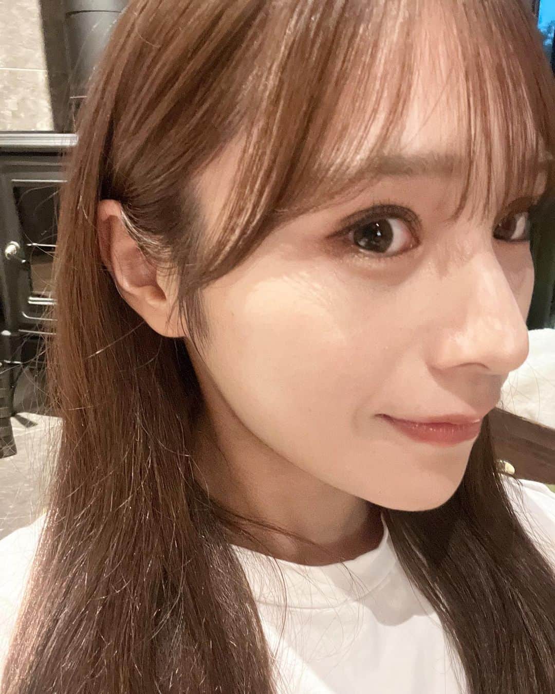 左伴彩佳さんのインスタグラム写真 - (左伴彩佳Instagram)「愛用中のクッションファンデ👶🏻  　 薄付きなのにカバー力もあって、ツヤんと見えるからよく使ってるよ✨ 　  美容成分も入っていて低刺激だから、敏感肌の方にも🙆🏻‍♀️  　  #skim #ルポクッションファンデーション #skim肌　#ナチュラルメイク　#クッションファンデ」10月17日 19時48分 - hidaaya_729