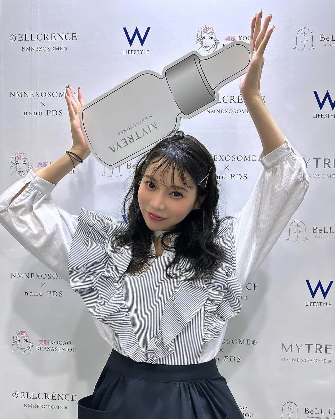 林田沙綾のインスタグラム：「@beautyworldjapanofficial  ２日目ありがとうございました！ #girlorlady みて会いにきてくれる方が 沢山いて、本当嬉しかった😭💓 こうやって、新しいご縁を頂けて まだ最後まで放送されてないけど 本当に出演できてよかったなって感じます、、 明日は最終日！ 明日は16：30までなのでお気をつけください🫶🏻 @miss_me_by_chaling のモテエプロンも 現品は、残りわずかとなっておりますので ぜひ🤍🤍🤍  #beautyworld  #大阪 #モテエプロン」
