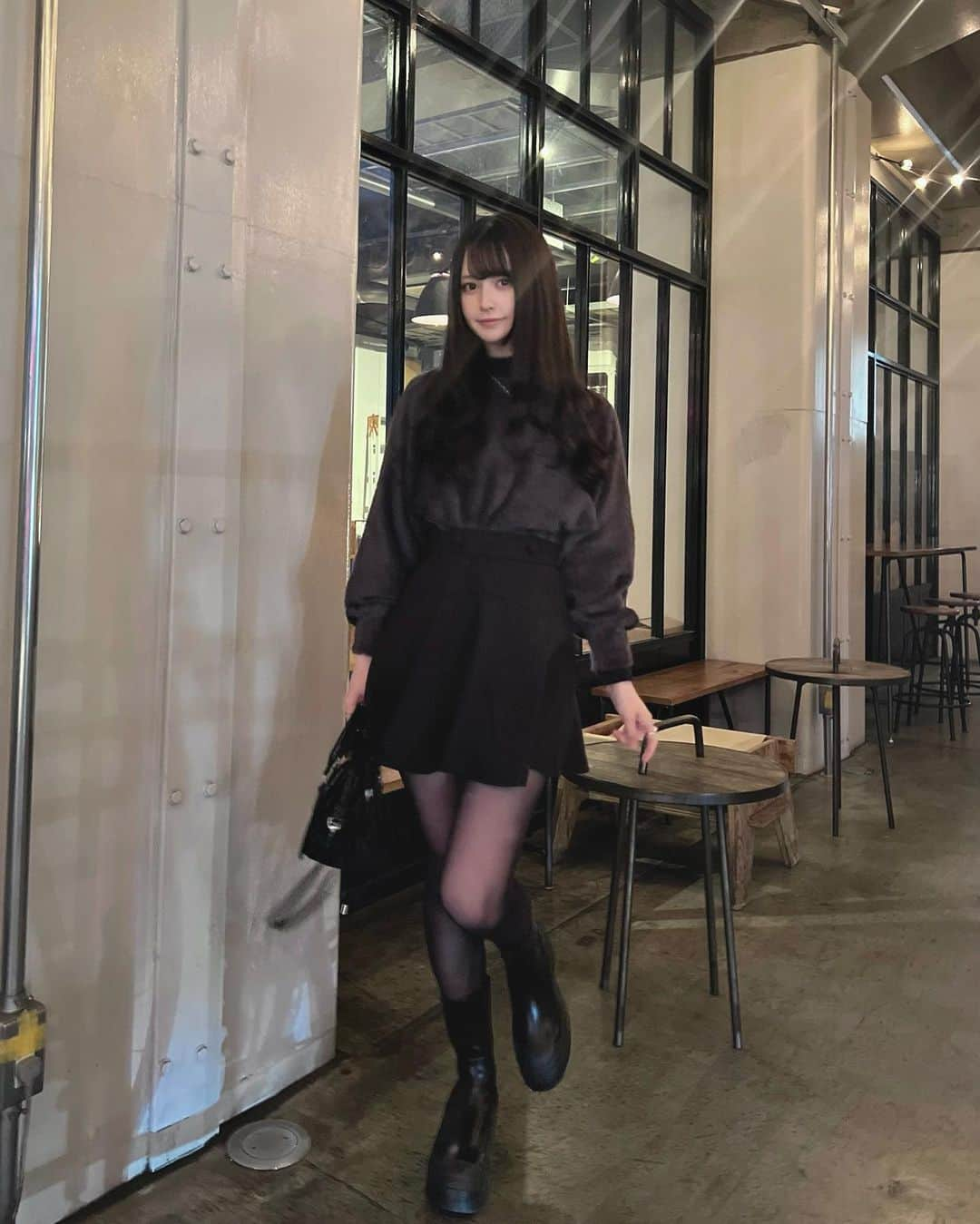 山本望叶さんのインスタグラム写真 - (山本望叶Instagram)「カフェしよっ  #ootd #code #コーデ #秋服コーデ #モノトーンコーデ #mercuryduo #cherime #emoda」10月17日 19時57分 - mikana.yamamoto