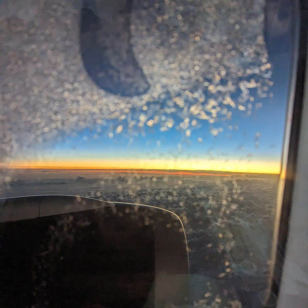 PJクォンのインスタグラム：「On @aircanada and a chilly sunrise en route to Chile! #vanwagnerllc #panamericangames2023」