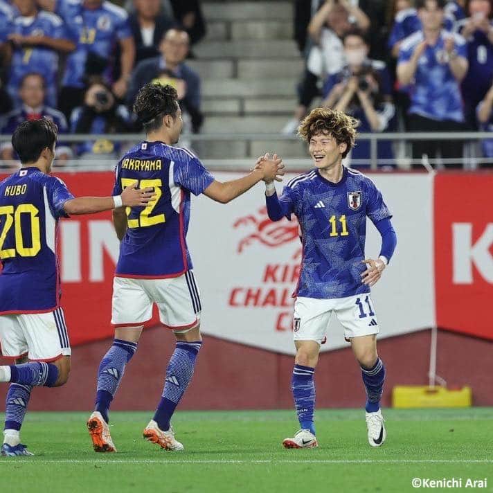 のインスタグラム：「🇯🇵 古橋のゴールで1点リードし前半終了 🇹🇳 直近5試合で全勝、計22ゴールを挙げ好調を維持する #日本代表。前線からのプレスと素早い攻守の切り替えでチュニジア代表を押し込む時間が続くが、なかなか堅い守備を崩せず。それでも43分に #古橋亨梧 が先制ゴールを決め、1点をリードし後半へ。(Photo: Kenichi Arai)  #soccer #football #kirinchallengecup #kirinchallengecup2023 #japan #jfa #samuraiblue #daihyo #サッカー #フットボール #サッカー日本代表 #⚽」