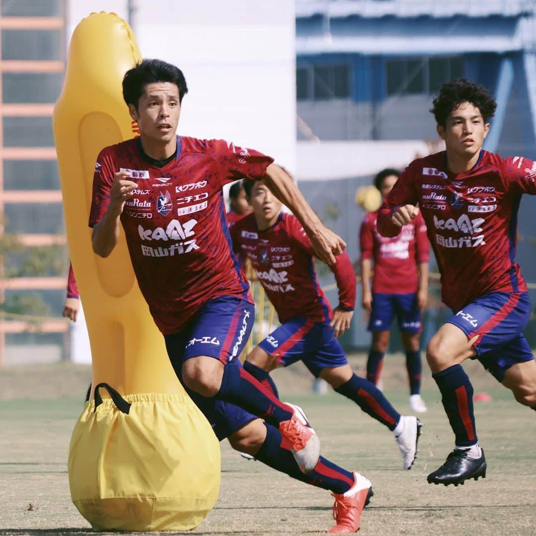 ファジアーノ岡山のインスタグラム：「❤️💙  #2023JLeague  #ファジアーノ岡山 #fagianookayama #fagiano #okayama #岡山 #🍑 #🍡 #Jリーグ #jleague #J2  #DAZN #2023 #サッカー #football  #⚽️」