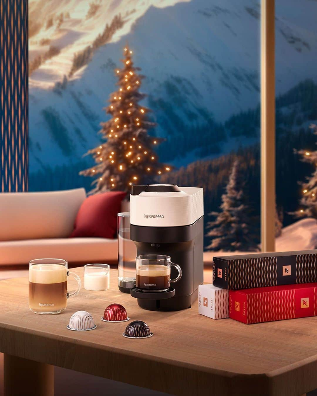 Nespressoのインスタグラム：「Get into the festive spirit with the three limited-edition coffees by Nespresso.  #FestiveWithNespresso #NespressoGifts #NespressoxFusalp #WinterWonders」