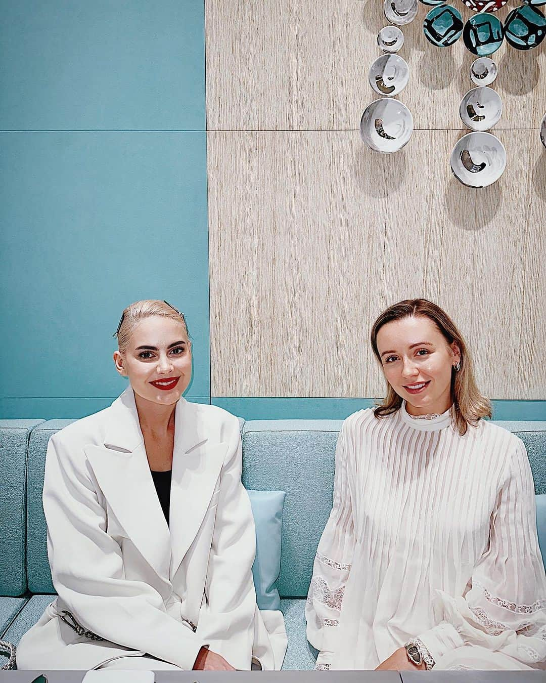 Nataly Osmannさんのインスタグラム写真 - (Nataly OsmannInstagram)「Breakfast at Tiffany’s has a new meaning in Dubai 🩵 We were both so happy to see each other and catch up at the brand new cafe in Dubai Mall 🫶The food is sublime 👌 Ladies in white 🤍 @natalyosmann @tamaraah  #tamaraah #natalyosman #تمارة_القباني #breakfastattiffanys #tiffanyandco」10月17日 20時18分 - natalyosmann