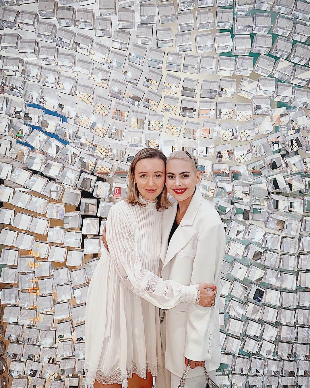 Nataly Osmannさんのインスタグラム写真 - (Nataly OsmannInstagram)「Breakfast at Tiffany’s has a new meaning in Dubai 🩵 We were both so happy to see each other and catch up at the brand new cafe in Dubai Mall 🫶The food is sublime 👌 Ladies in white 🤍 @natalyosmann @tamaraah  #tamaraah #natalyosman #تمارة_القباني #breakfastattiffanys #tiffanyandco」10月17日 20時18分 - natalyosmann