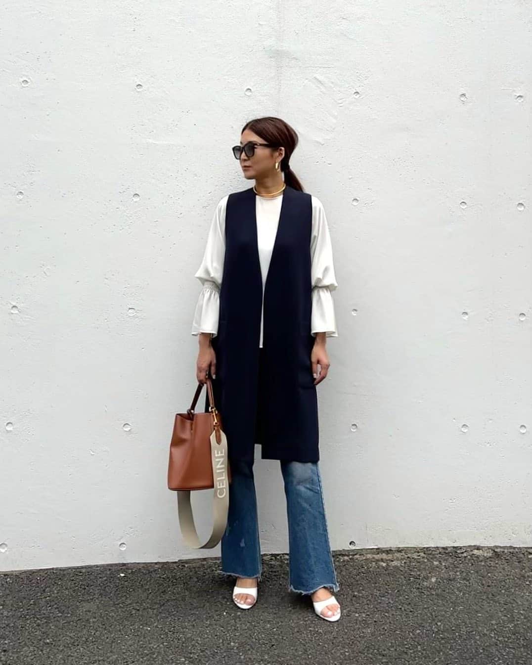 ei0601meのインスタグラム：「🍂💙 ・ ・ ・ ・ #lappartement #zara #zarashoes #celine #madisonblue #denim #bottegaveneta #whimgazette #zaraコーデ #ザラ #ザラコーデ #ザラ購入品 #ジレ #ジレコーデ #ベストコーデ #ブラウスコーデ #デニムコーデ #セリーヌバッグ #シンプルコーデ #大人カジュアル #きれいめカジュアル #アラフォーコーデ #アラサーコーデ #40代コーデ #30代コーデ #秋コーデ #高身長コーデ #プチプラコーデ」