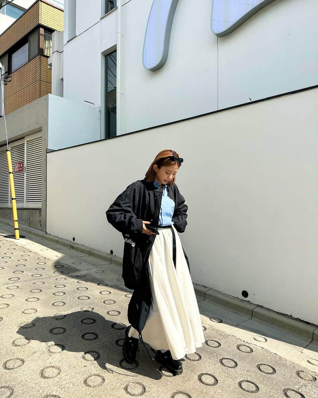 鈴本美愉さんのインスタグラム写真 - (鈴本美愉Instagram)「. 発売中の @muleau_official 新作💟 Unisex Mods Coat/Black Buckle Flare Skirt/Ivory Heart Code Necklace  Unisex Mods Coat/Blackは残りわずかです✨」10月17日 20時23分 - suzumotomiyu125