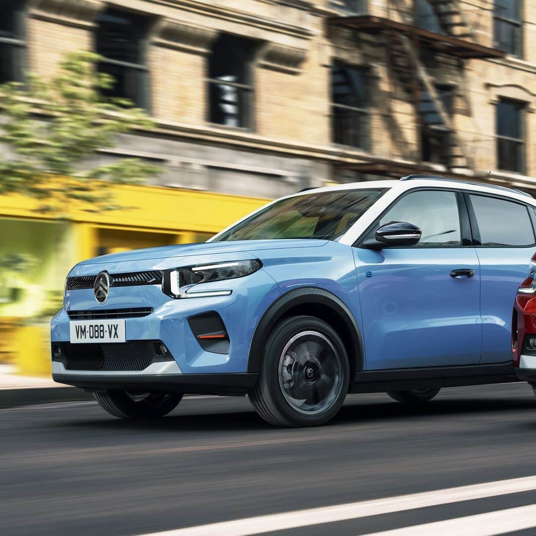Citroënさんのインスタグラム写真 - (CitroënInstagram)「Forget everything you know about electric cars. Starting from €23,300, New Citroën ë-C3 all electric: 320km WLTP driving range, fast charging from 20% to 80% capacity in just 26 minutes. Made in Europe. Fully equipped.  #NewCitroënËC3 #AllElectric」10月17日 20時30分 - citroen