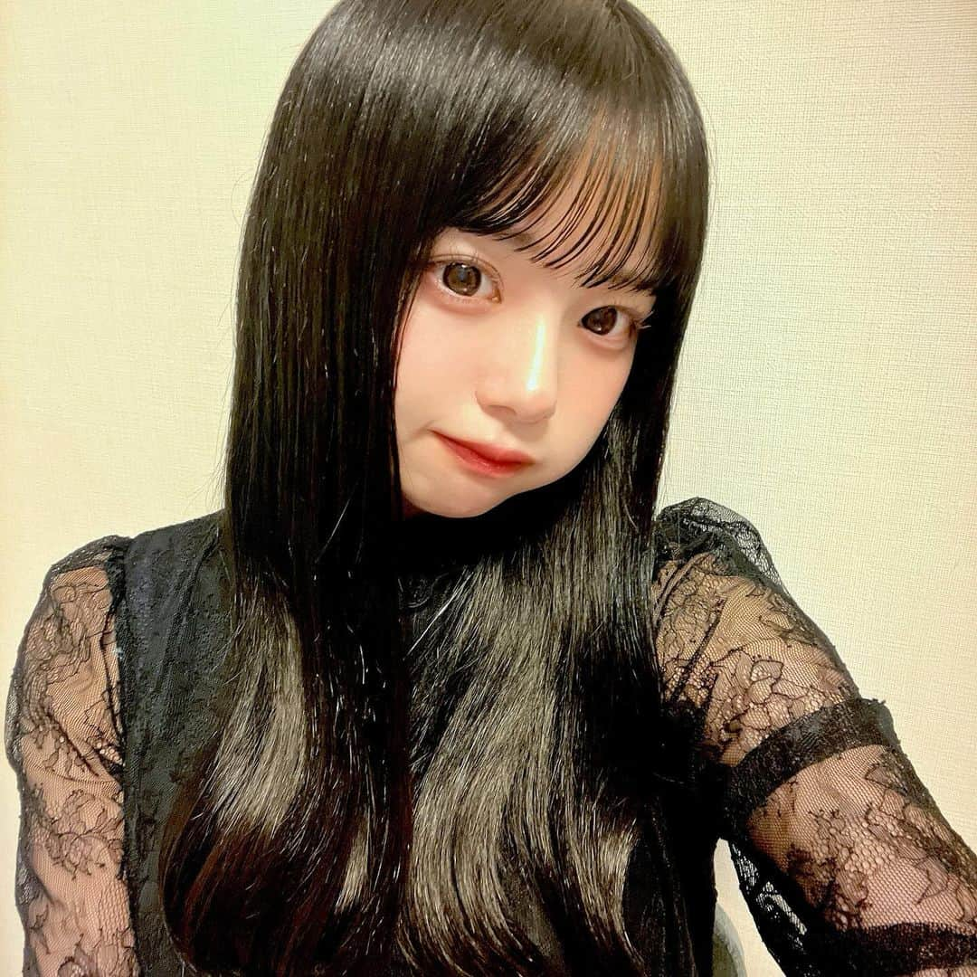 増田彩乃さんのインスタグラム写真 - (増田彩乃Instagram)「🖤🖤🖤  少し前に撮ったお写真 ✌︎·͜· ♩ 最近は少し肌寒い日もあるので 体調にお気をつけて下さい！💭  そしてそしてのいつも沢山の 幸せを有難うございます⛅️♡」10月17日 20時34分 - m_ayano26