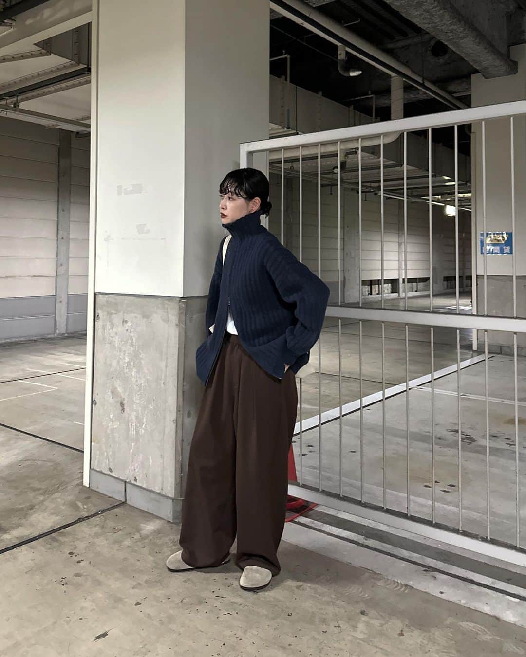 mahoのインスタグラム：「＊可愛いニット今週です🧶 . #ootd#メンズライク#シティーガール#シティーボーイ#birkenstock#ミリタリーコーデ#outfit#mensfashion#used#classystreetwear#freshfits#outfitoftheday#pauseshots#snobshots#military#cityboy#cityboyootd#whatwewear#whatwelike#pr @favclo.official」