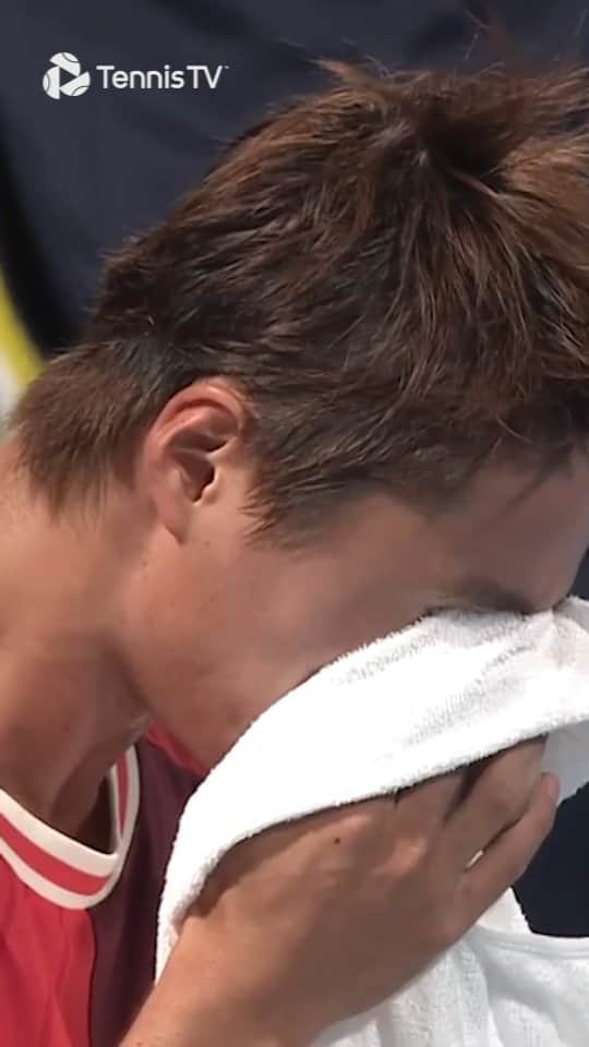 望月慎太郎のインスタグラム：「Look what it means 🥹🇯🇵  Next Gen star @shintaromochizukiofficial will never forget his first ever tour level victory   #Kinoshitajotennis | @kinoshitagroupjapanopen」