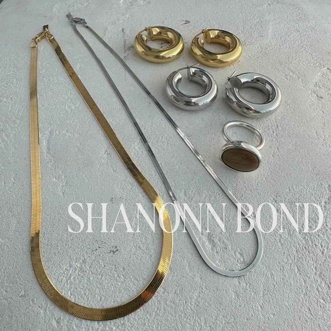 VERMEIL par ienaさんのインスタグラム写真 - (VERMEIL par ienaInstagram)「NEW ARRIVAL Accessory  MARIHA @mariha_official  SHANNON BOND @_shannonbond_   #vermeilpariena #vermeil #ヴェルメイユパーイエナ #2023aw #MARIHA #SHANNONBOND」10月17日 20時43分 - vermeilpariena