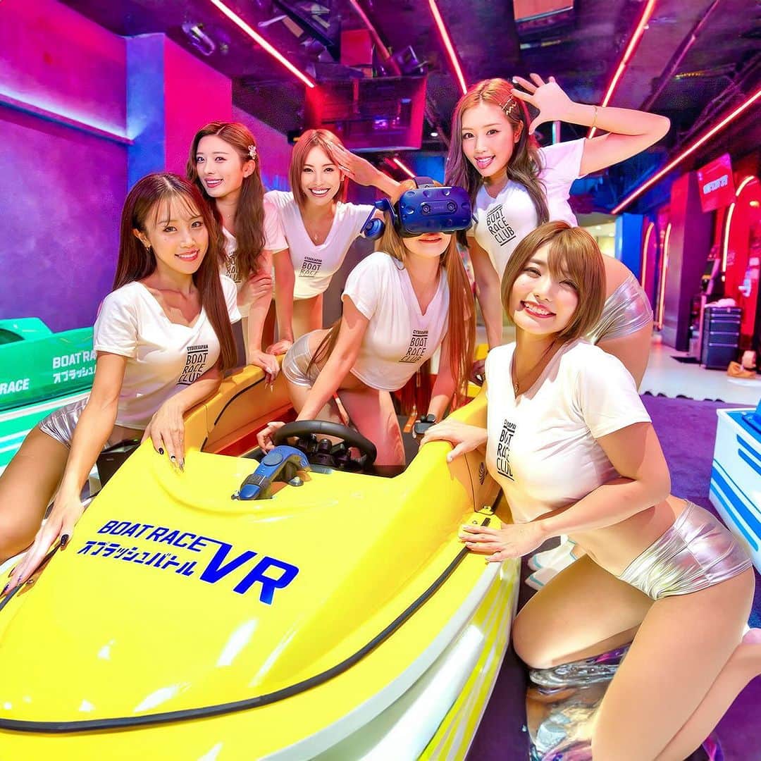 CYBERJAPAN DANCERSのインスタグラム：「本日の CYBERJAPAN DANCERS の公式 YouTube チャンネルの新しい動画がアップ‼️😊  今回はボートレースを疑似体験出来るVRゲーム！🚨🎮 KANAE, KAZUE, HARUKA, JUNON, MIYABIとENAのレース対決！🔥 果たして優勝は誰に！？！🏆🚤  ⚡️CYBERJAPAN DANCERS 公式 YouTube⚡️  サイバージャパン ボートレース部！🚤 日本最大級のeスポーツパーク「RED° TOKYO TOWER」にて、人気 VR コンテンツである「BOATRACE VR スプラッシュバトル」を体験！  実際のボートレーサーと同じようにハンドルとスロットルを操縦して、メンバー6名でVRレースにガチで挑む！🔥 No.1ボートレーサーになるのは誰⁉ 🙋🏼‍♀️  ▶️ https://youtu.be/CBzT95O9x9w 📍リンクはストーリーにあります。  #サイバージャパン #CYBERJAPAN #ボートレース部 #ボートレース #BOATRACE #VRゲーム」