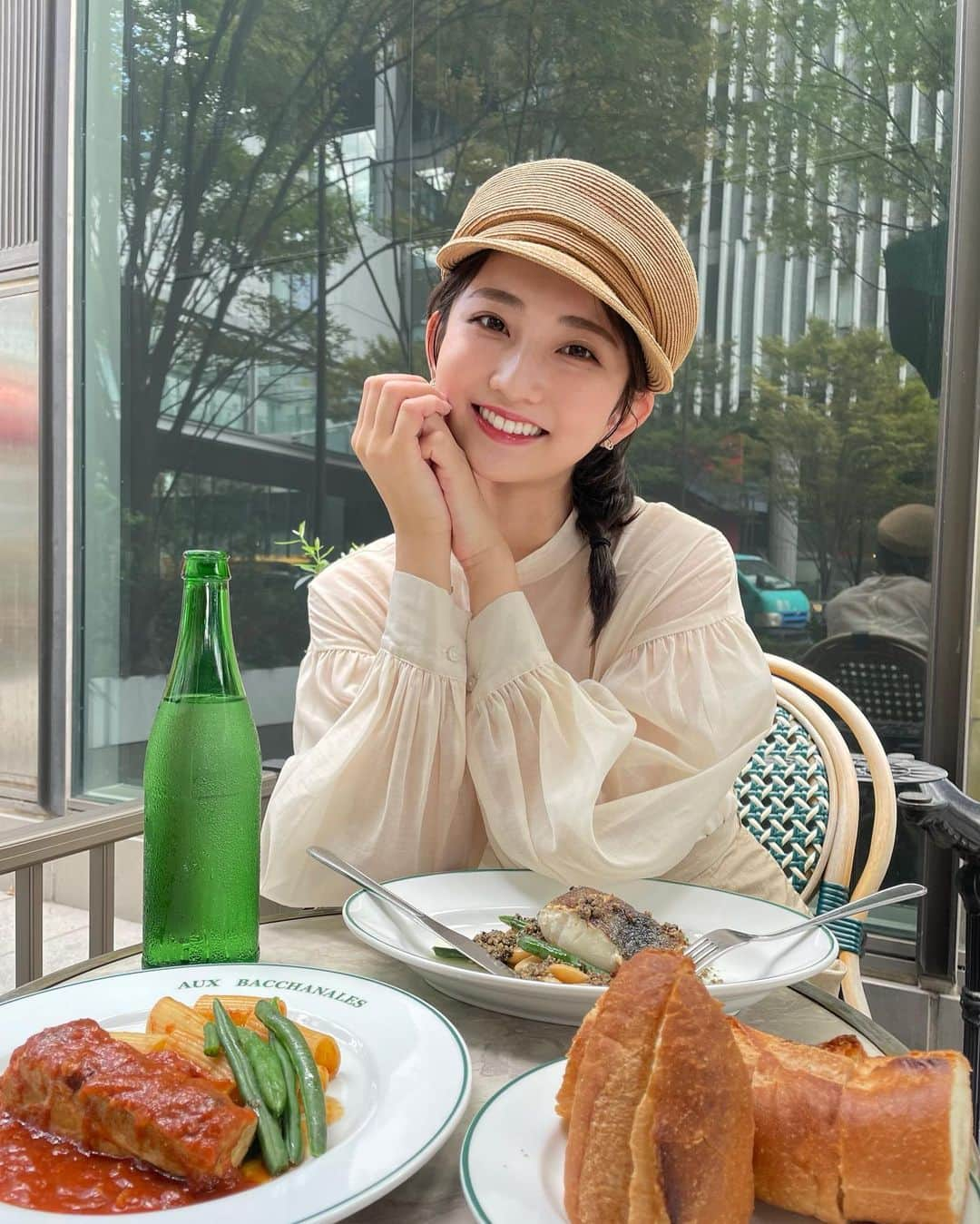 友廣南実のインスタグラム：「・ 友達との"月1モーニング会🍴" 載せるのを忘れていて、先月分です…😂  この時はまだ暑くて麦わらの帽子をかぶっていたけど、 今では朝晩かなり肌寒くなりましたね🍃 秋といえばの金木犀の香りが大好きで、 ついつい立ち止まって大きく深呼吸してしまいます😌  今月はどこでモーニングしようかな？ 友達に連絡しなきゃーっ！！💌  #モーニング #大阪ランチ #大阪ランチ巡り #オーバカナル」