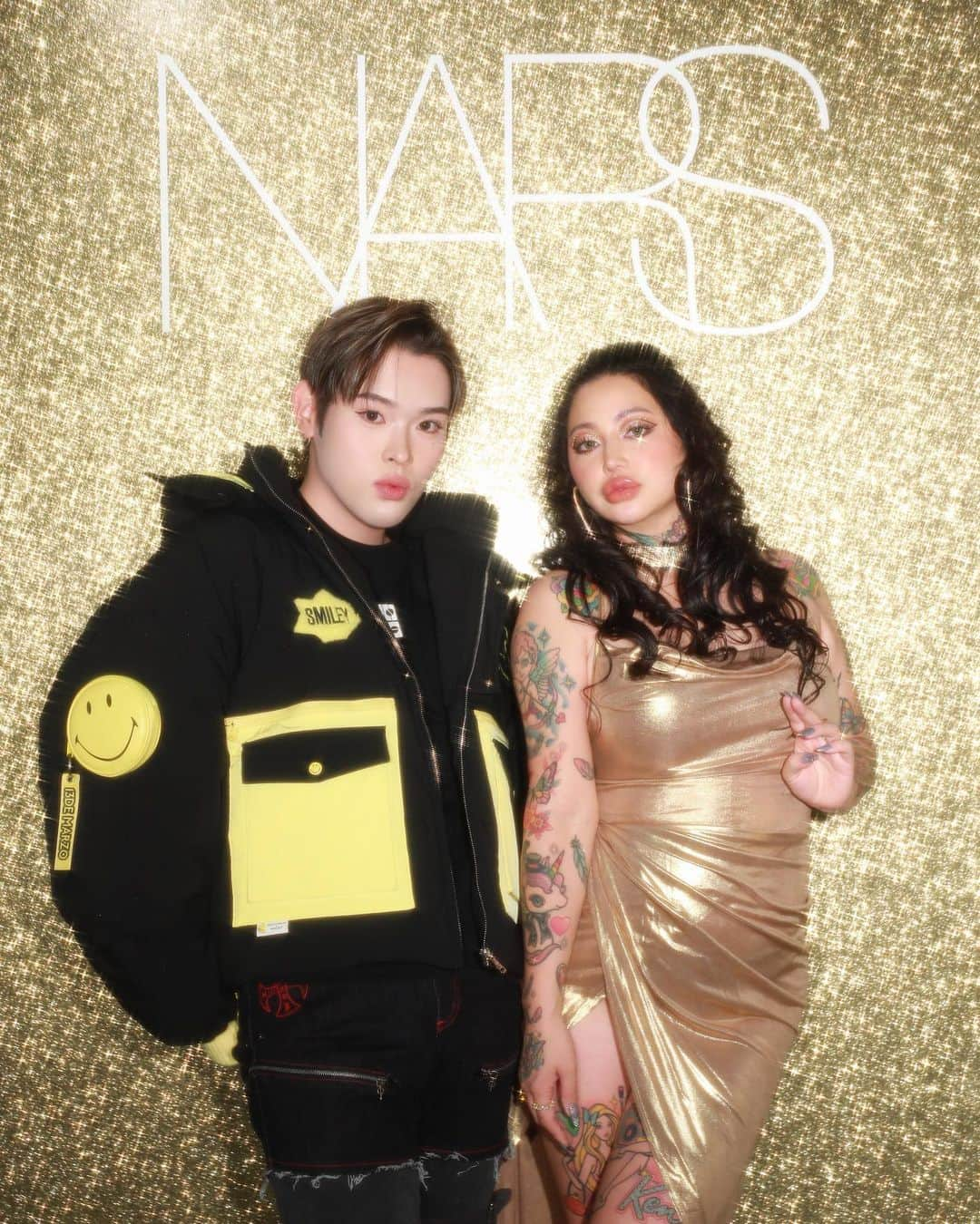 Aiさんのインスタグラム写真 - (AiInstagram)「NARS💛Holiday Collection Party💛🎄❄️ . . Partyに合わせてGoldのドレスとメイクしたよぉぉ💛🍾✨可愛くない？ holiday collection全部可愛すぎてたまらなく幸せ🥺✨特にお気に入りがアイシャドウ！色味とラメがたまらんのよ🥹素敵なPartyでした💛 . . #narscosmetics #holidaycollection  @narscosmeticsjapan @narsissist #PR」10月17日 21時00分 - ai_tinker_b